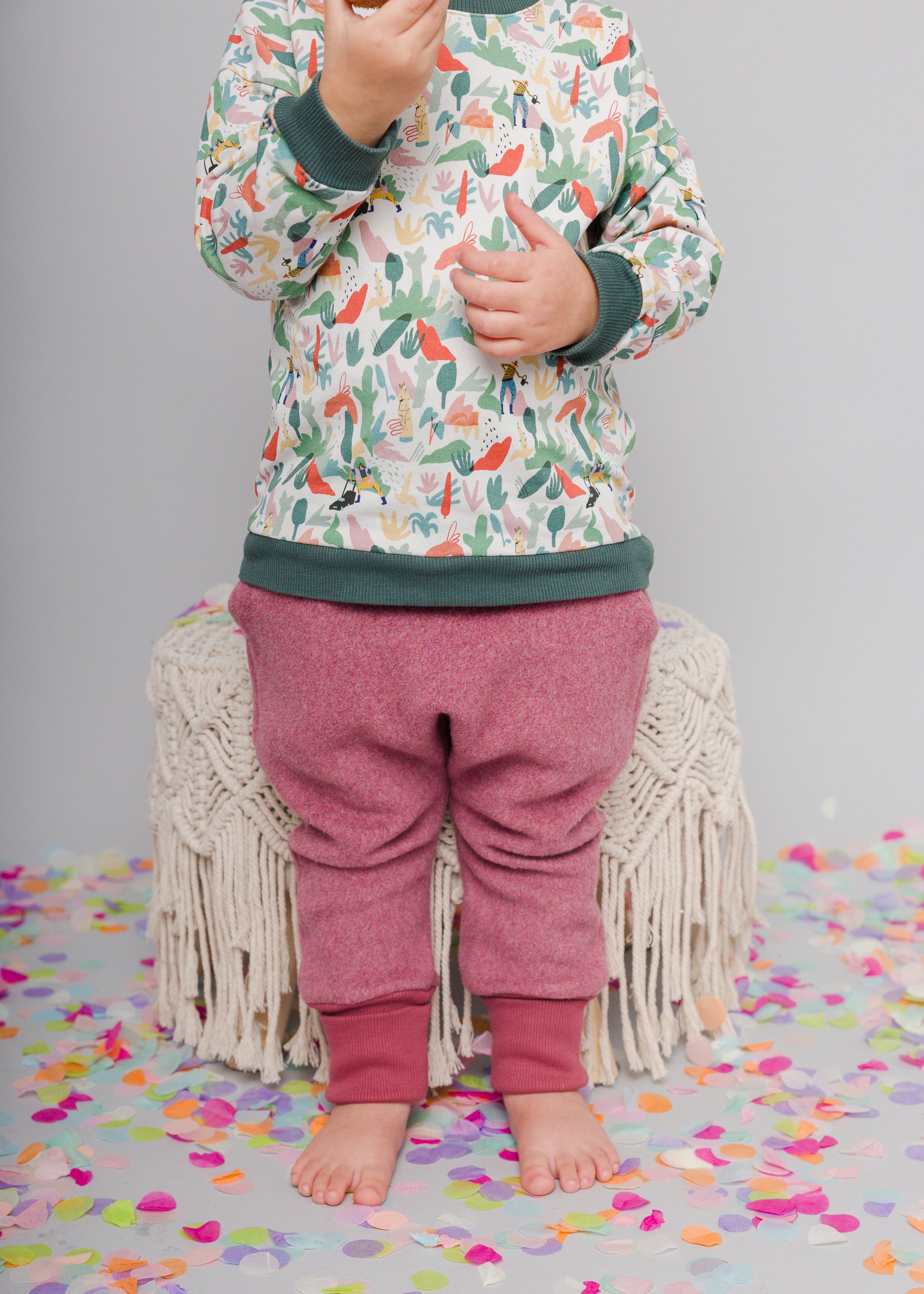 Jasmin ist auf dem Foto 3 Jahre alt und trägt Größe 5 (98-116), Momo Fleece