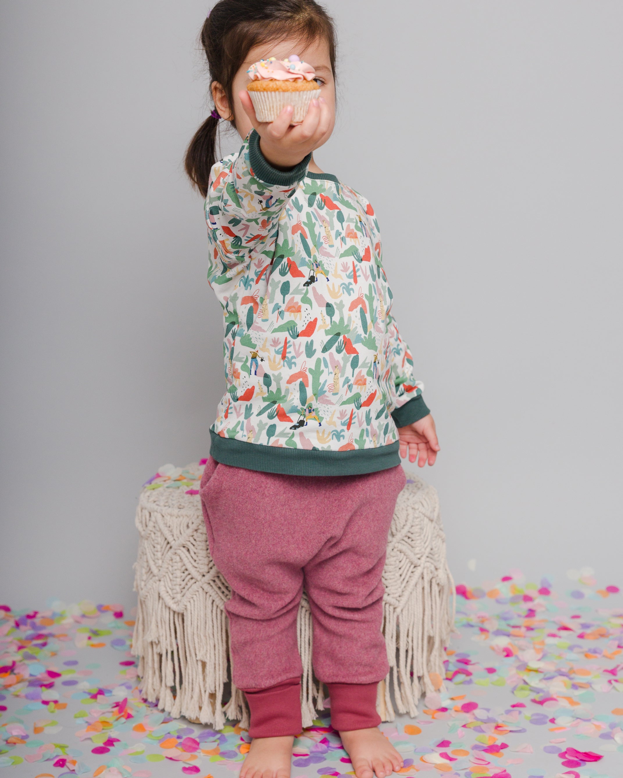 Jasmin ist auf dem Foto 3 Jahre alt und trägt Größe 5 (98-116), Momo Fleece