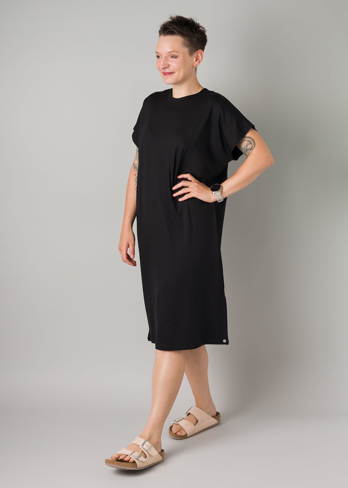 Melly trägt auf dem Foto 'Vivi' Größe S, Tenceljersey schwarz