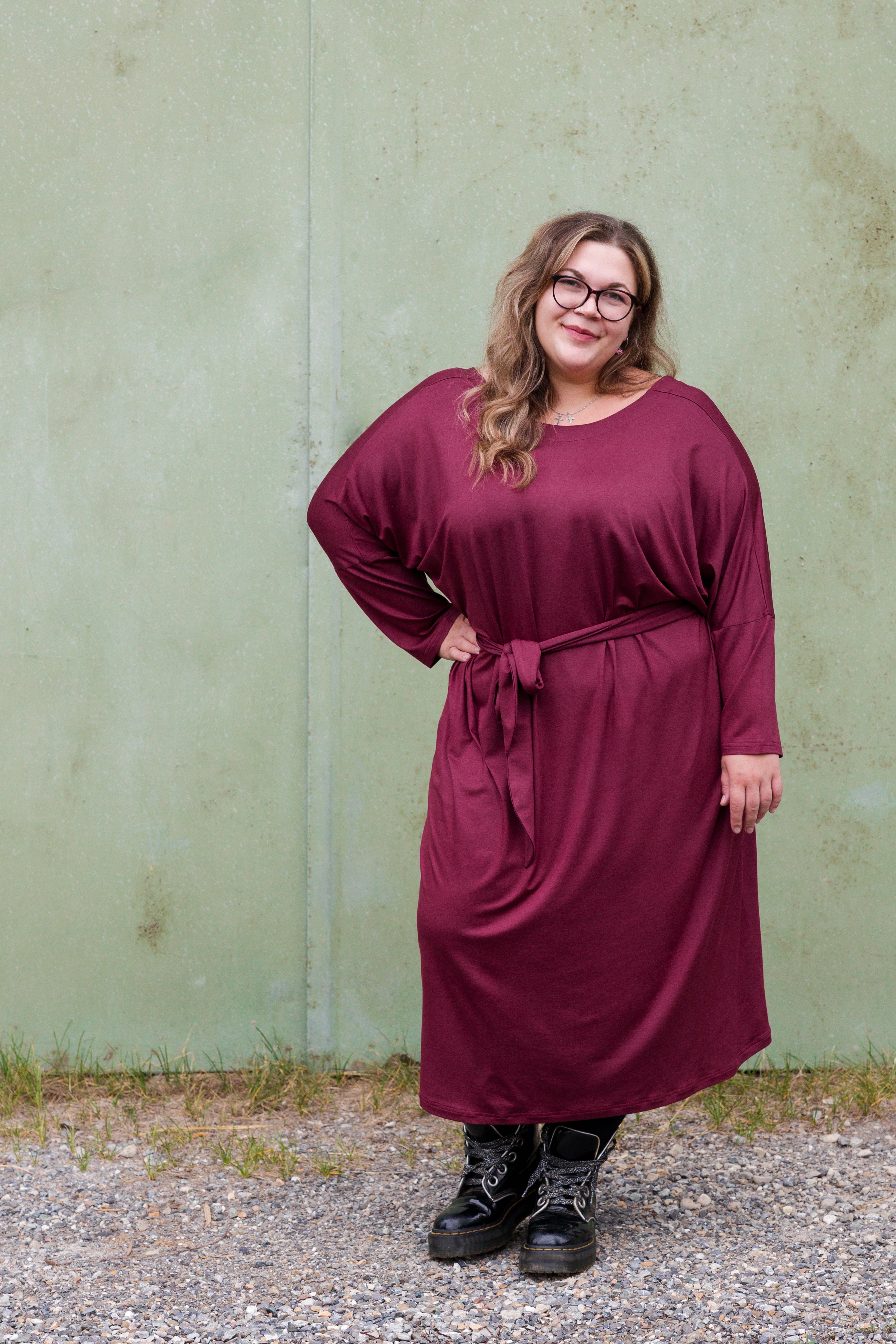 Vroni trägt auf dem Foto 'Francis' Größe 4XL, Tenceljersey 'burgund'