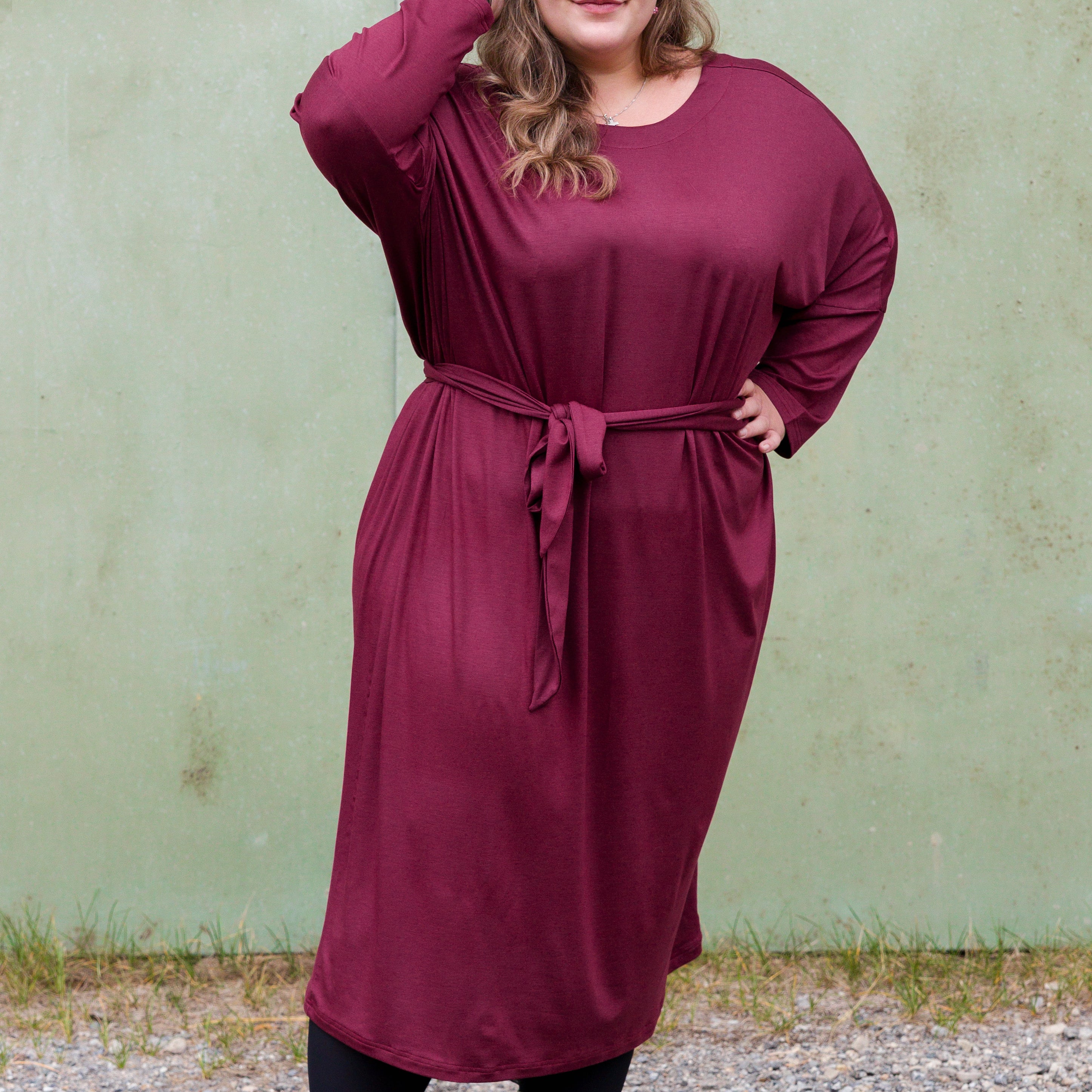 Vroni trägt auf dem Foto 'Francis' Größe 4XL, Tenceljersey burgund