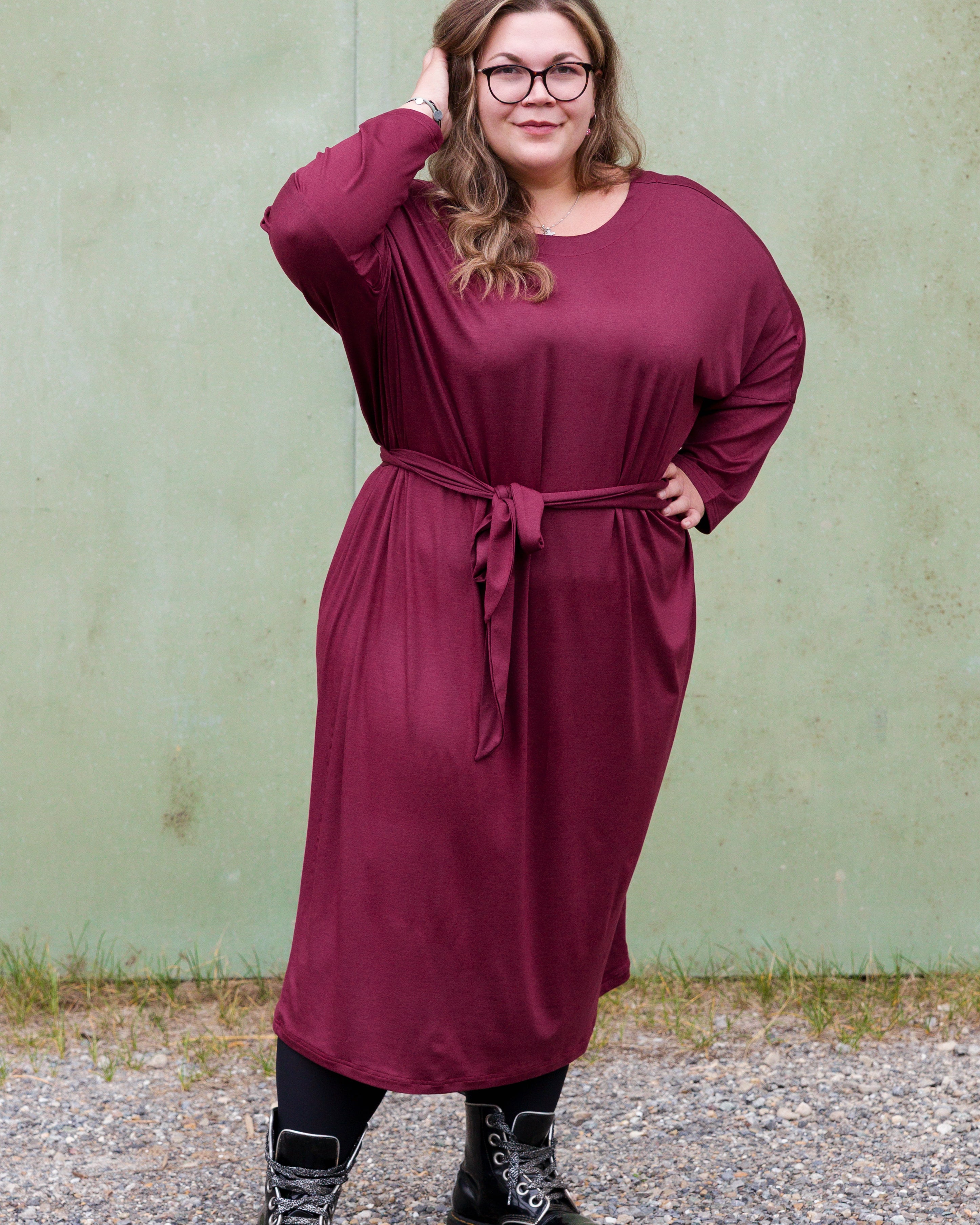 Vroni trägt auf dem Foto 'Francis' Größe 4XL, Tenceljersey burgund