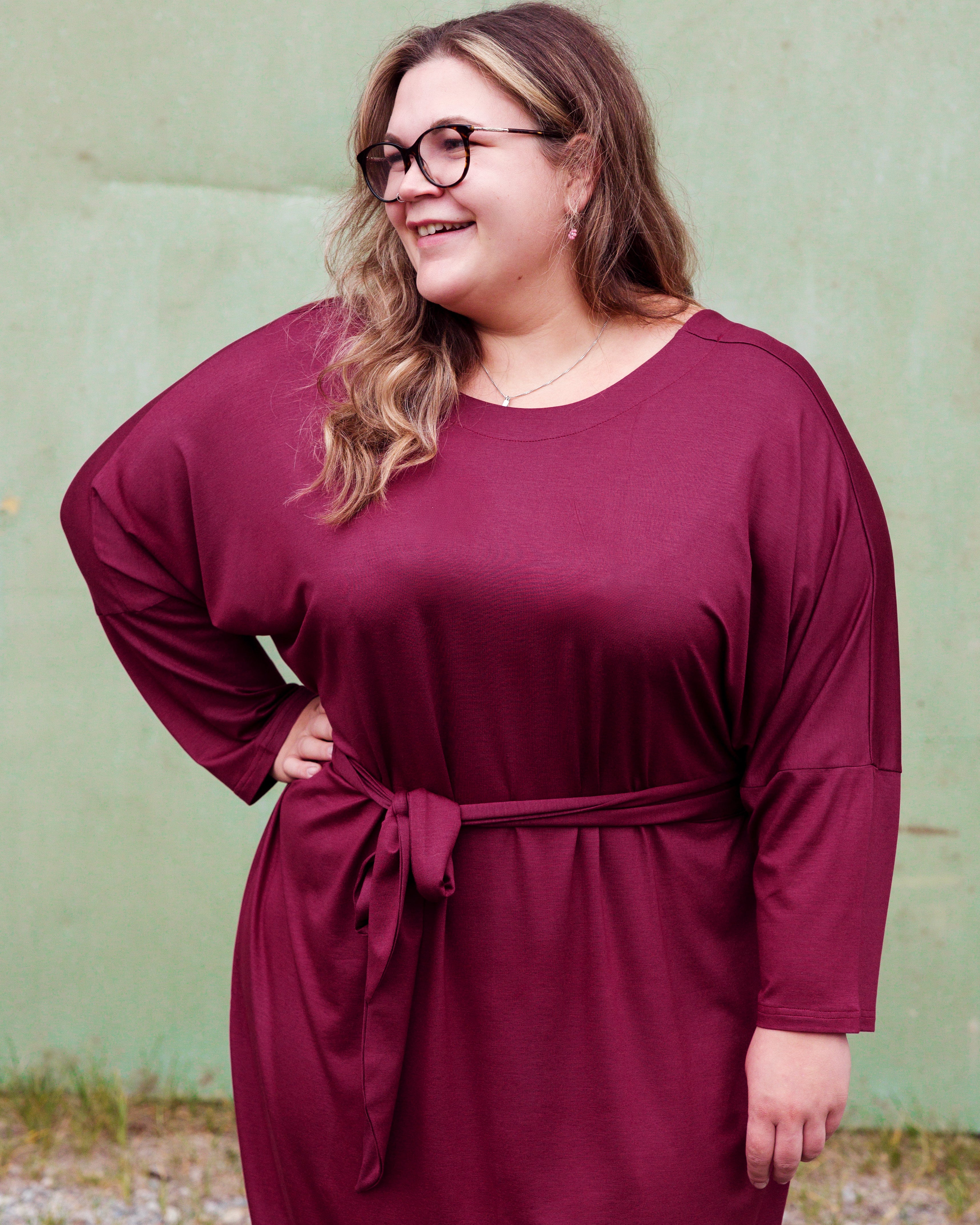 Vroni trägt auf dem Foto 'Francis' Größe 4XL, Tenceljersey burgund