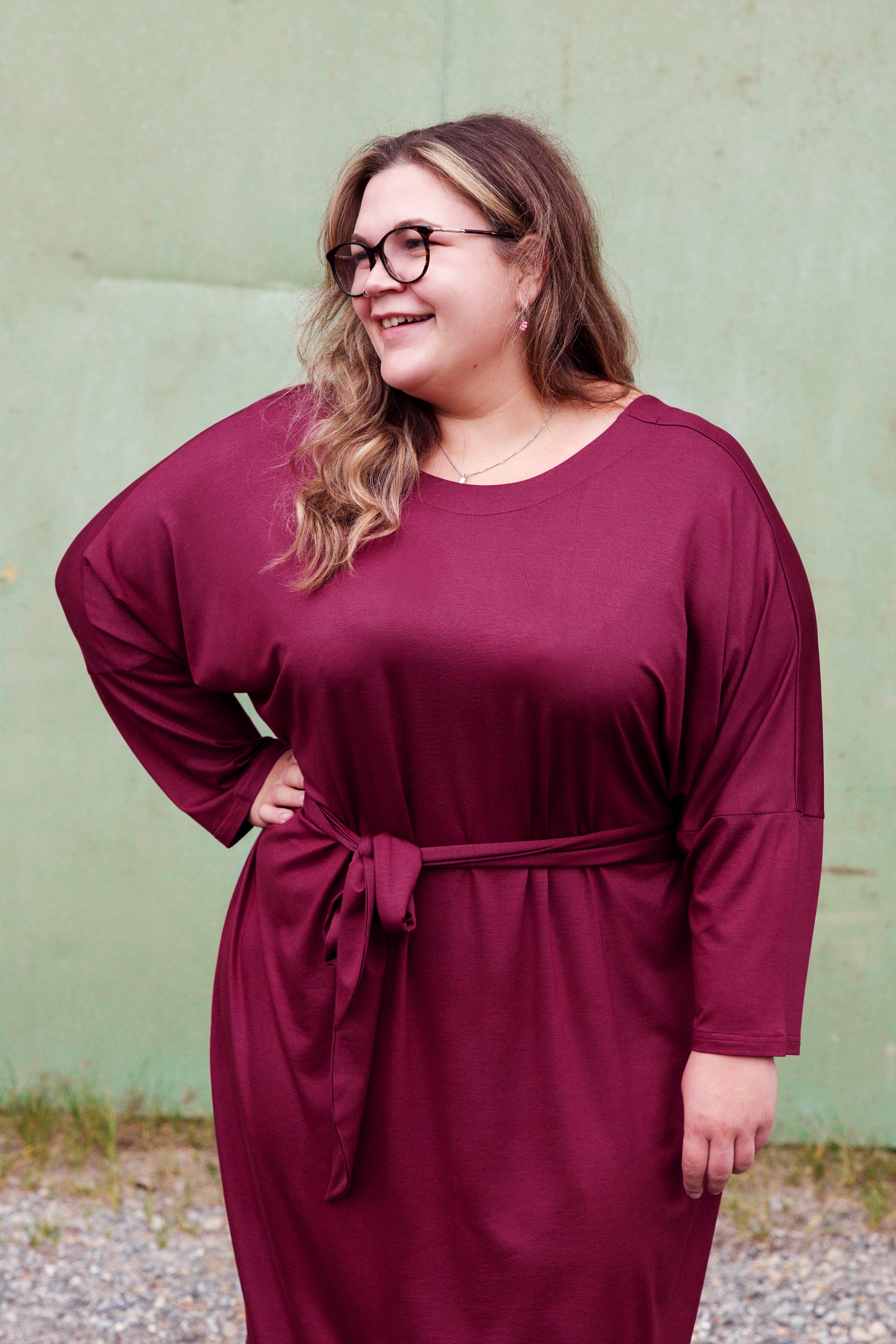 Vroni trägt auf dem Foto 'Francis' Größe 4XL, Tenceljersey burgund