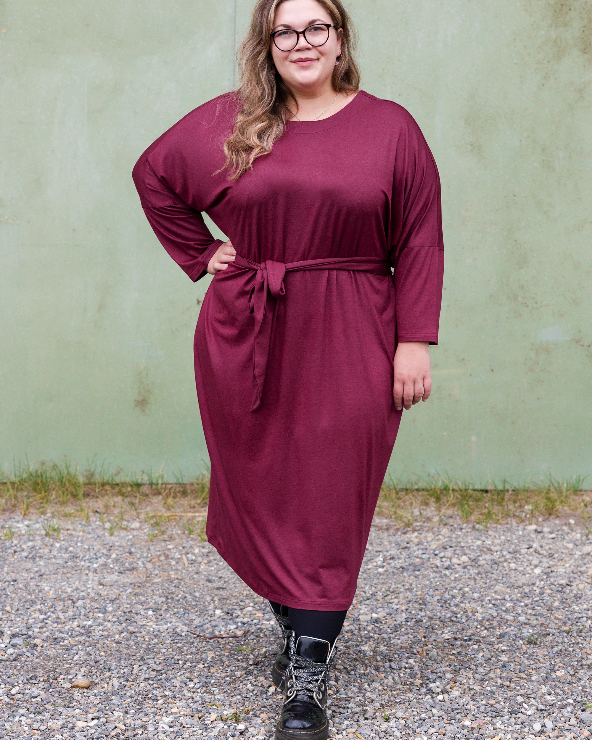 Vroni trägt auf dem Foto 'Francis' Größe 4XL, Tenceljersey burgund