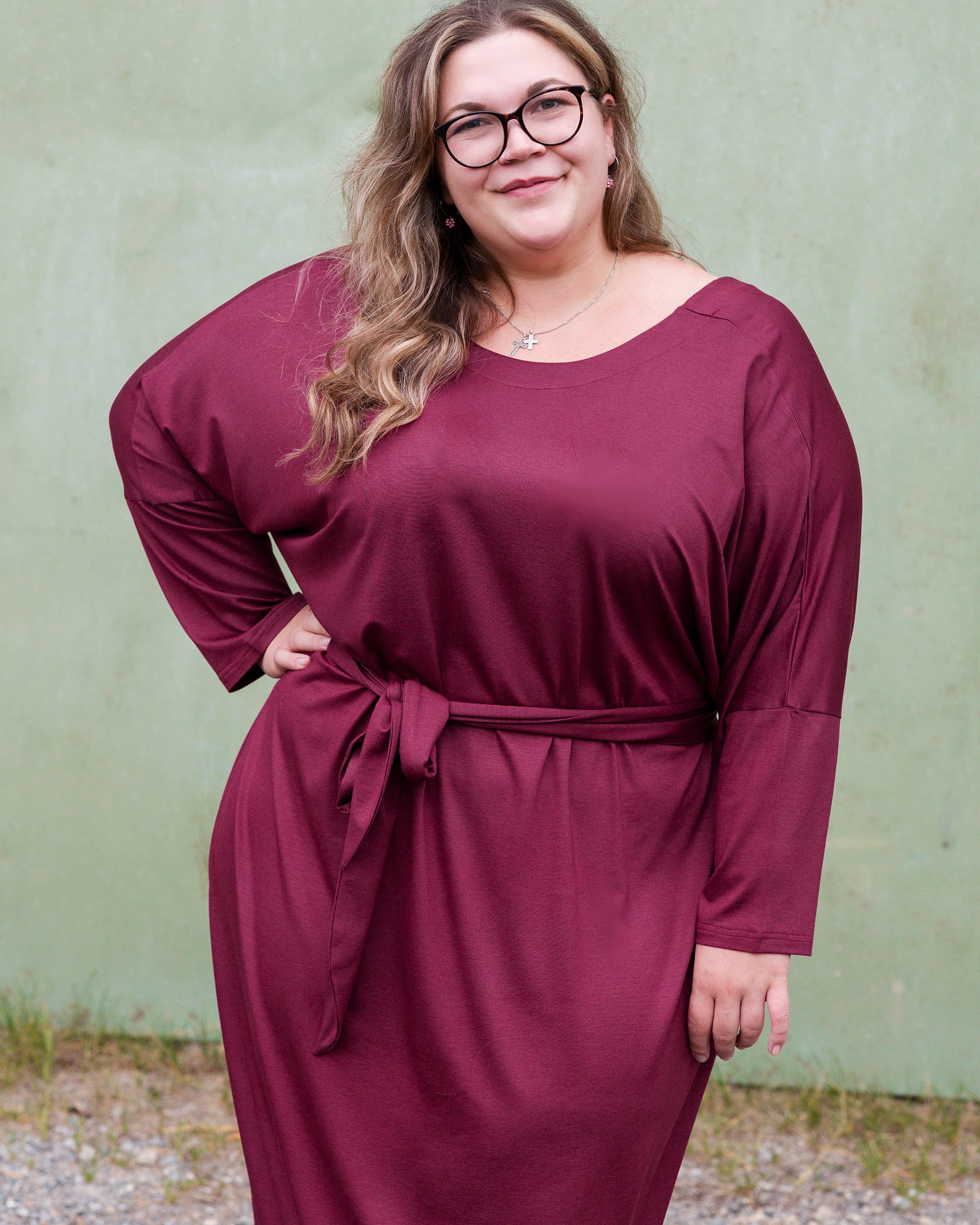 Vroni trägt auf dem Foto 'Francis' Größe 4XL, Tenceljersey burgund