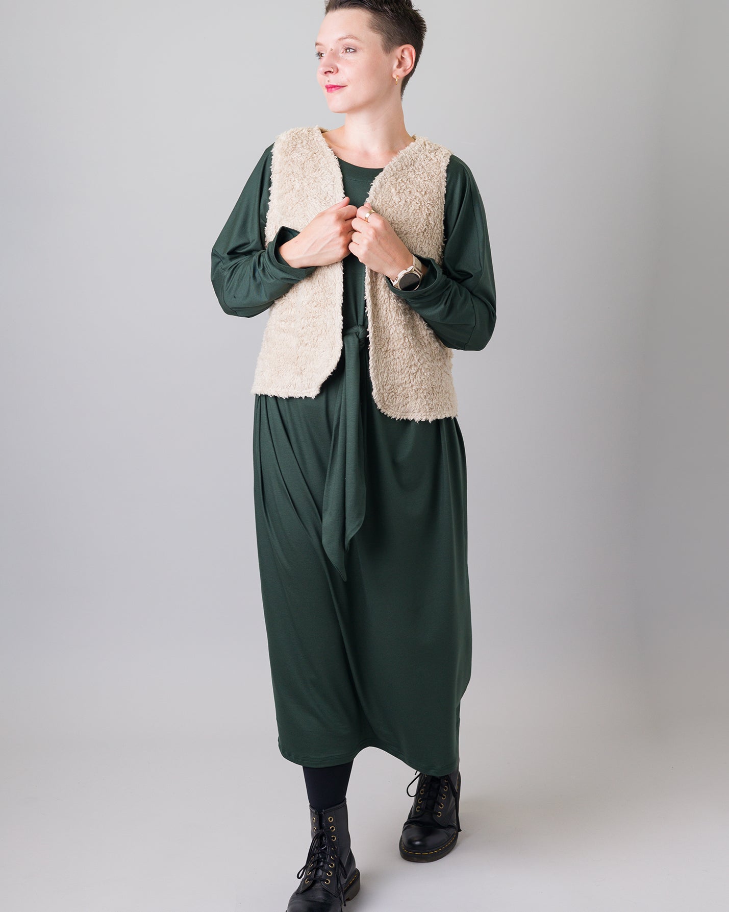 Melly trägt auf dem Foto Größe S/M, Plüsch