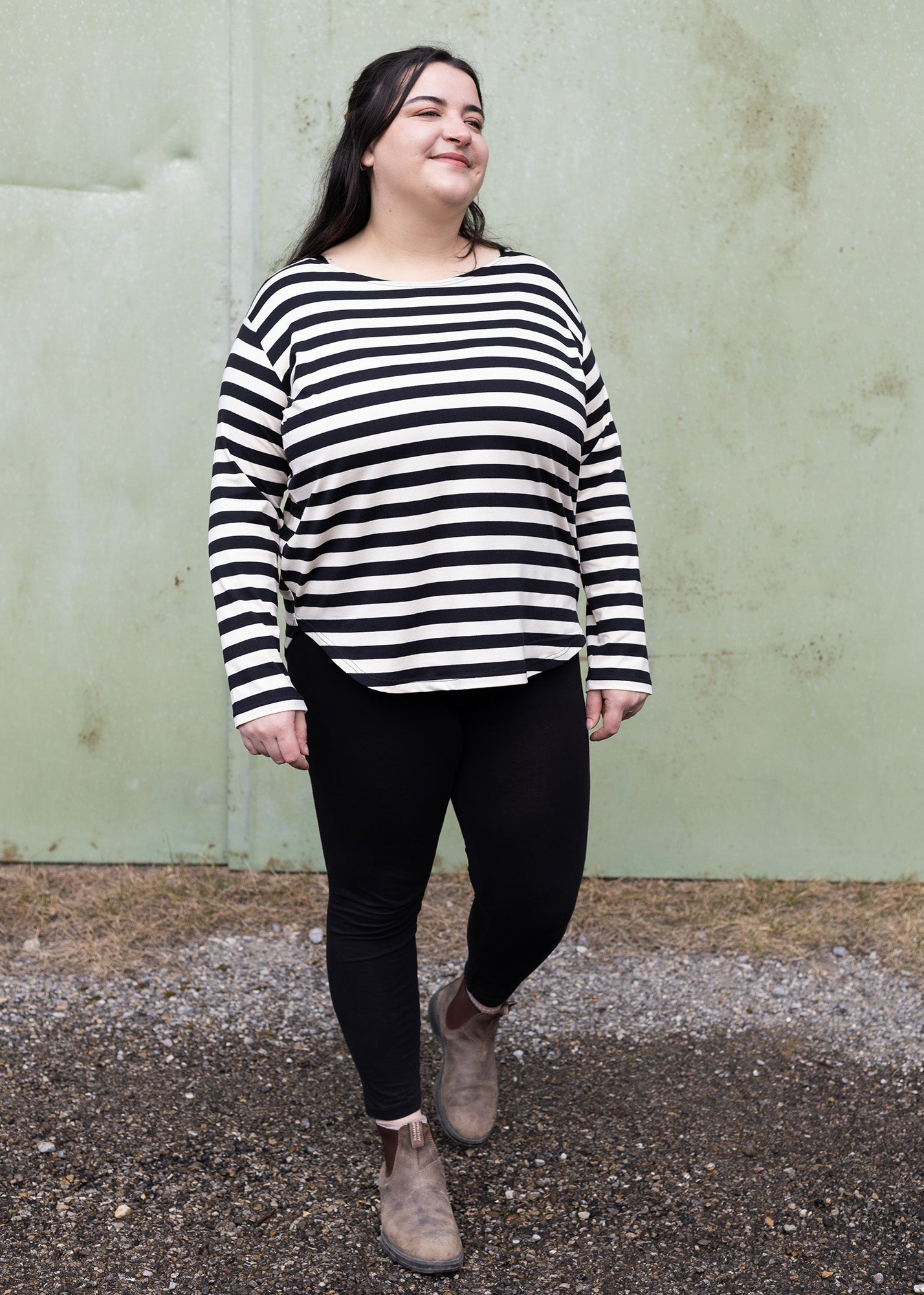 Flores trägt auf dem Foto 'Gerhart' Größe XXL, Streifen-Jersey schwarz