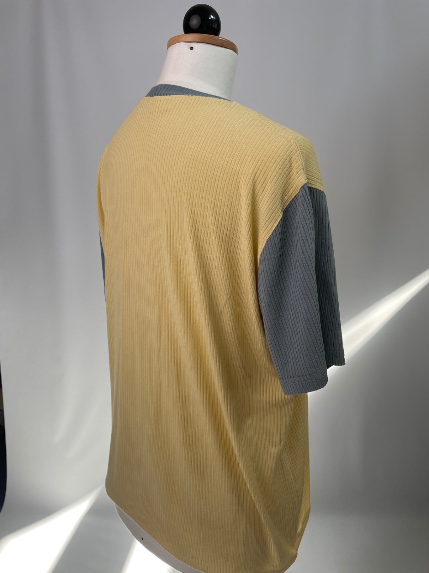 Tara | Tshirt | Rippjerse zitrone/hellblau | Größe S | Second Love
