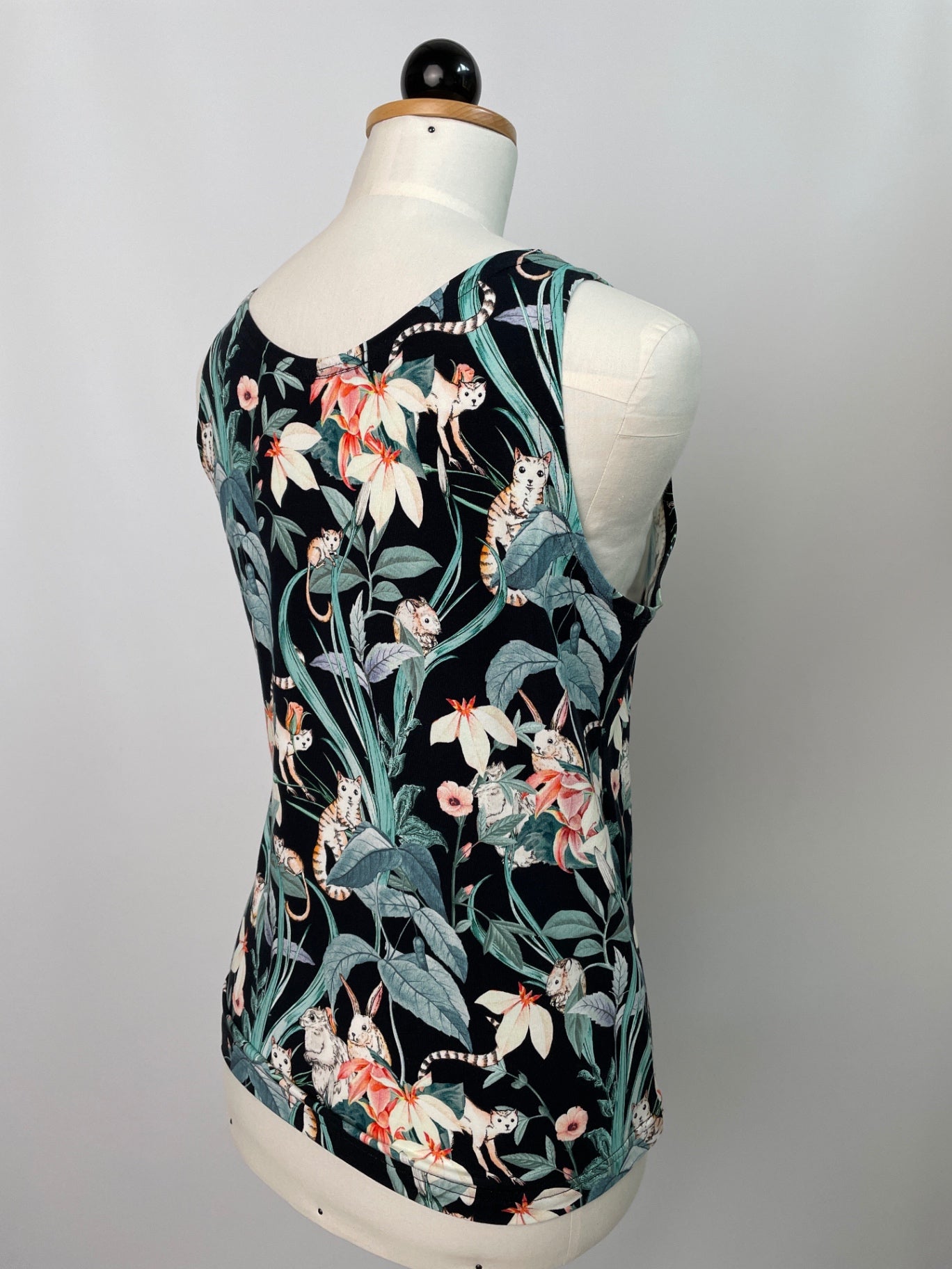 Tessa | Tanktop | Tropical | Größe M | Second Love