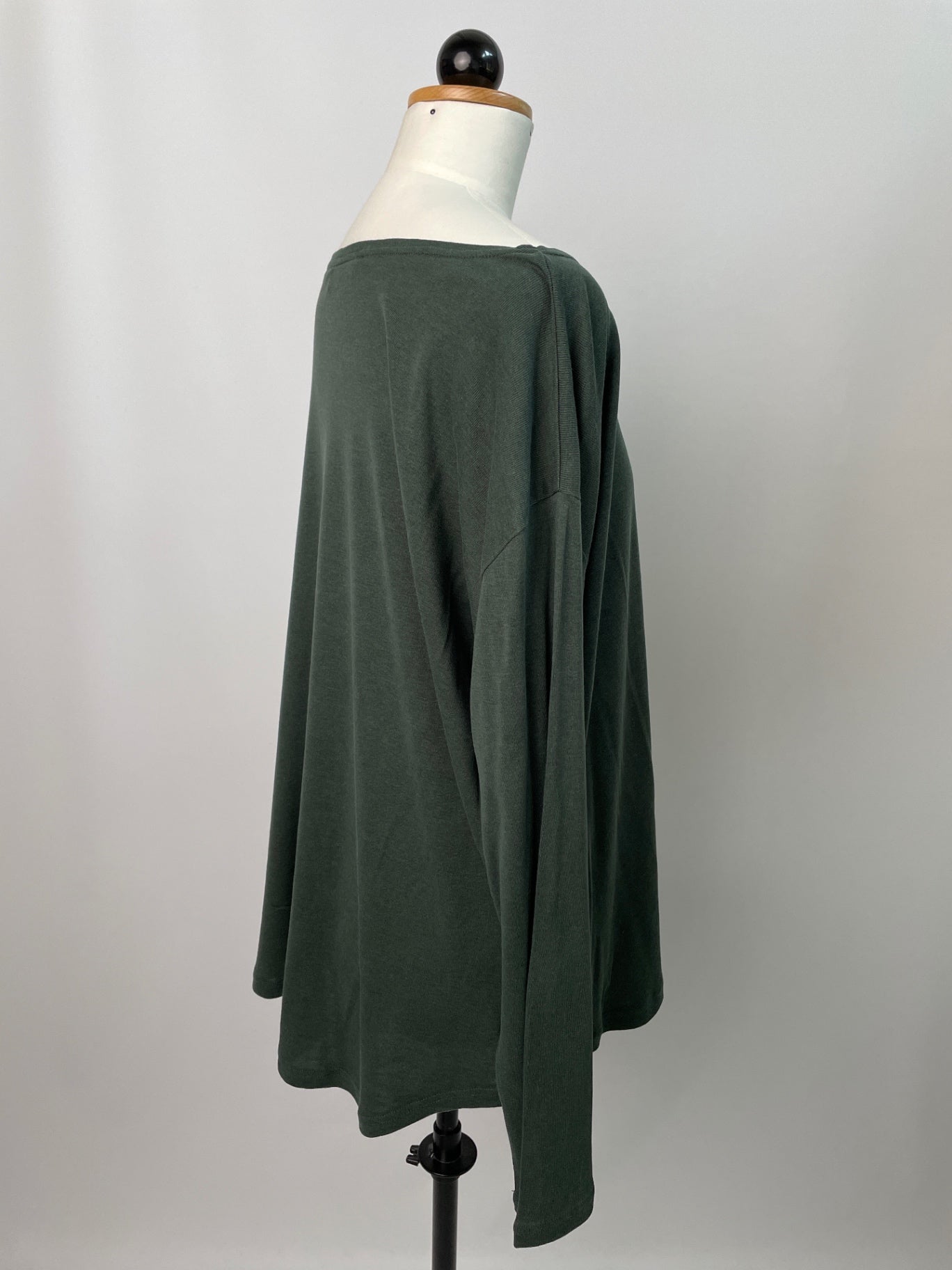 Gerhart | langärmliges Longsleeve | Tencel-Baumwolle grün | Größe XL+7cm | Second Love