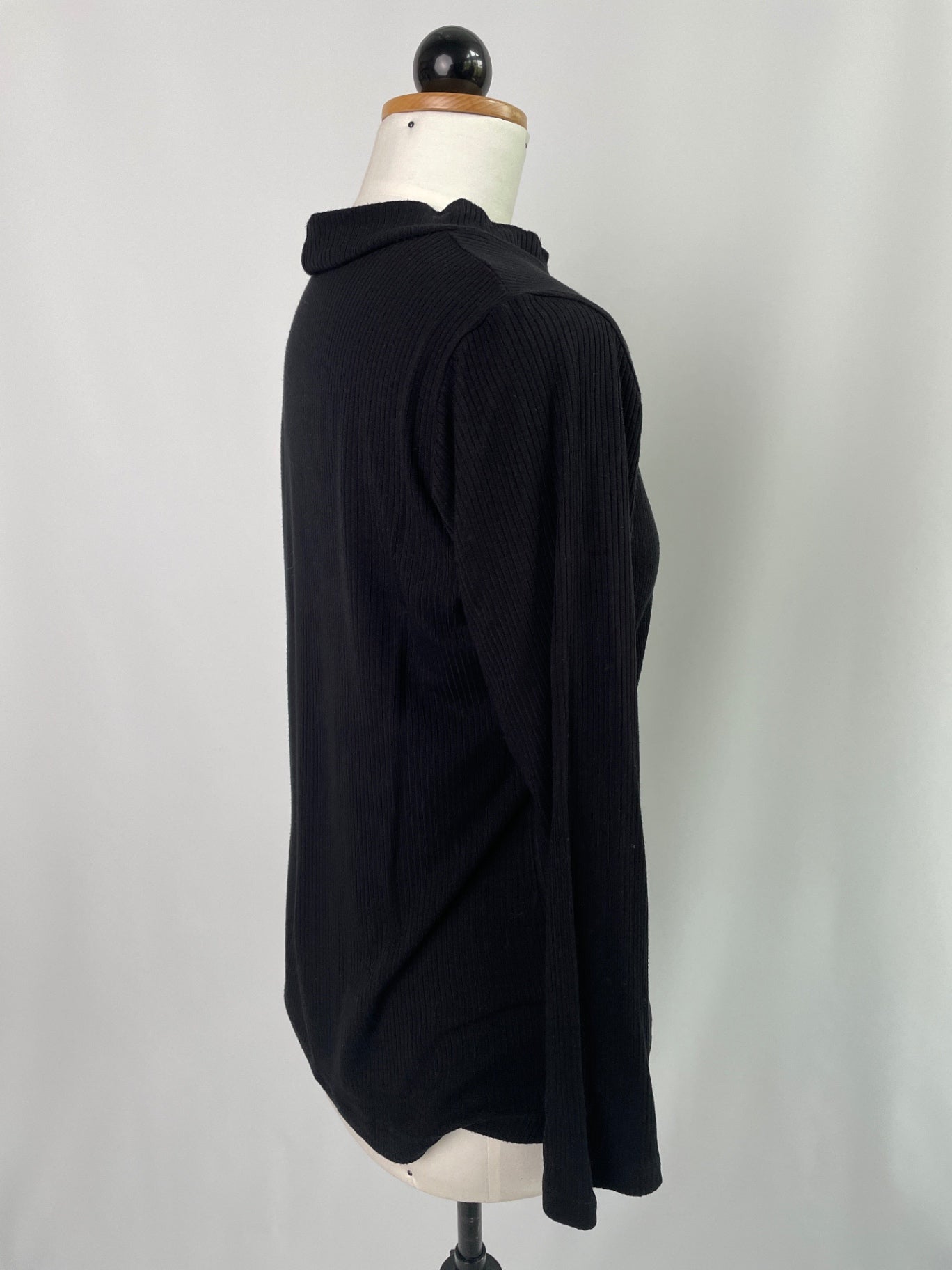 Bina | langärmliges Basicshirt mit Stehkragen | Rippjersey schwarz | Größe XXS | Second Love