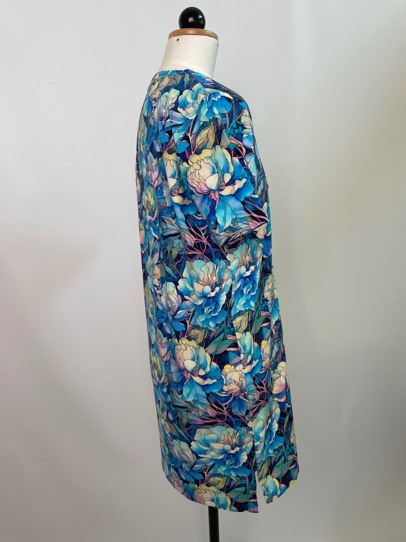 Tshirt Kleid „Tilda“ | Größe: S  |  Muster : Pfingstrosen | Second Love