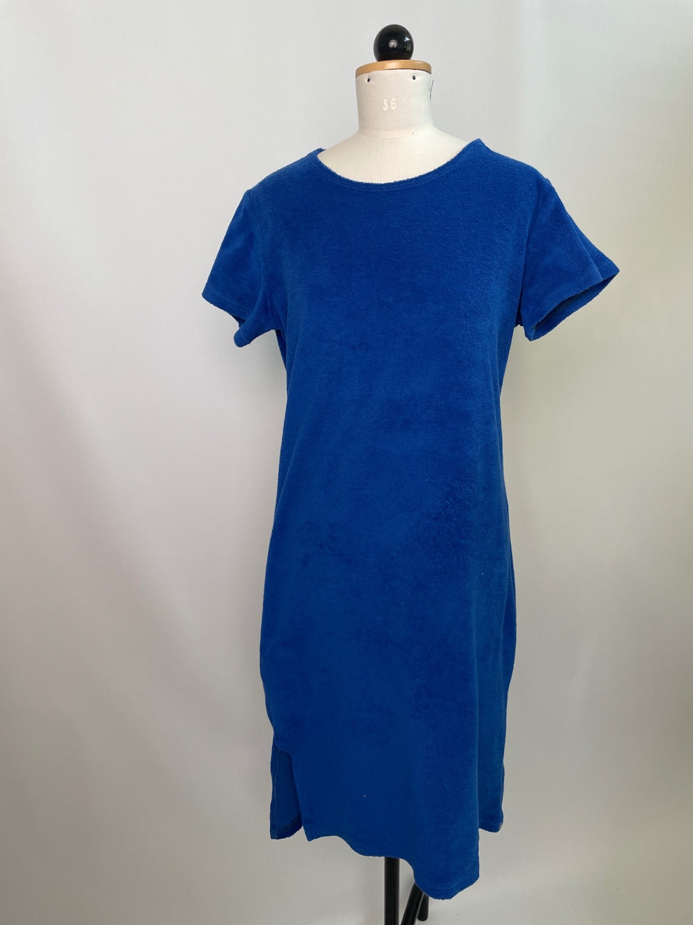 Kurzärmliges Schlauchkleid | Frottee | Größe: M  | Farbe: royalblau |  - 10 cm | Second Love