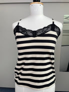 Tina | Trägertop mit Spitze | Streifen schwarz | TENCEL™ Modal/Baumwolle | Größe XS | Second Love
