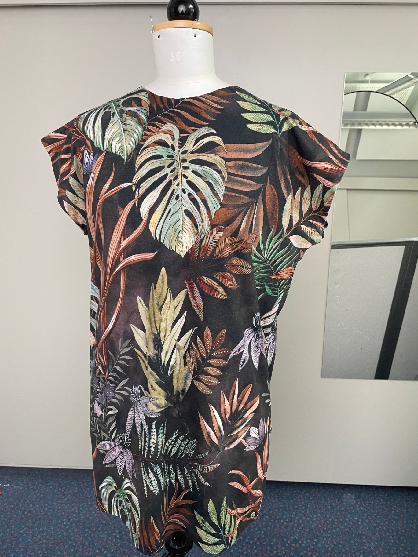 Vivi | Kleid kurzarm | Plantlover | Größe XXS | Sonderlänge -26 cm | Second Love