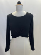 Clara | Anliegendes Croptop mit Knoten   | Rippjersey langarm | Größe: XXS  | Farbe: schwarz | Second Love
