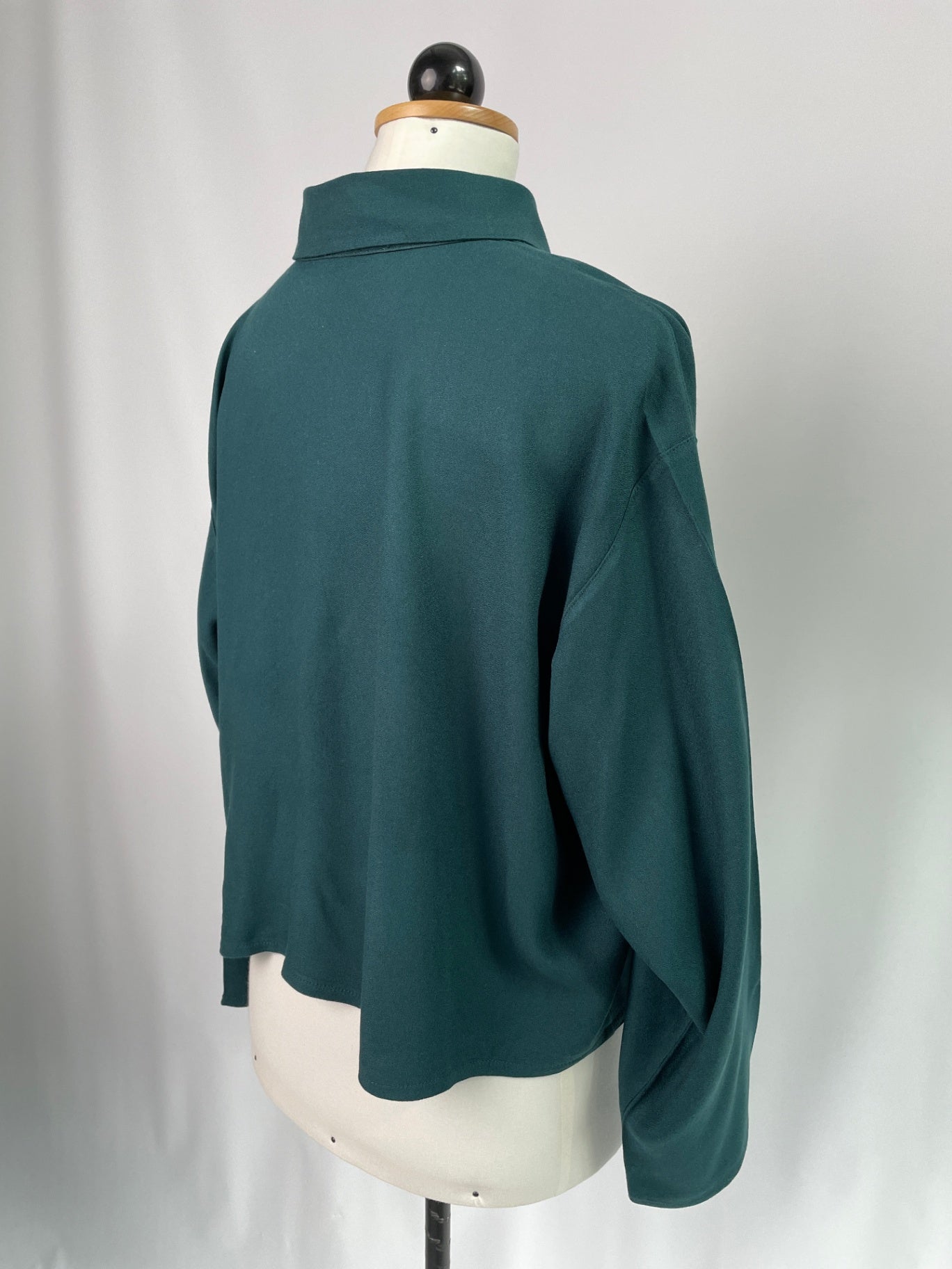 Berta | Langärmlige Bluse cropped | EcoVeroCrepe flaschengrün | Größe L | Second Love