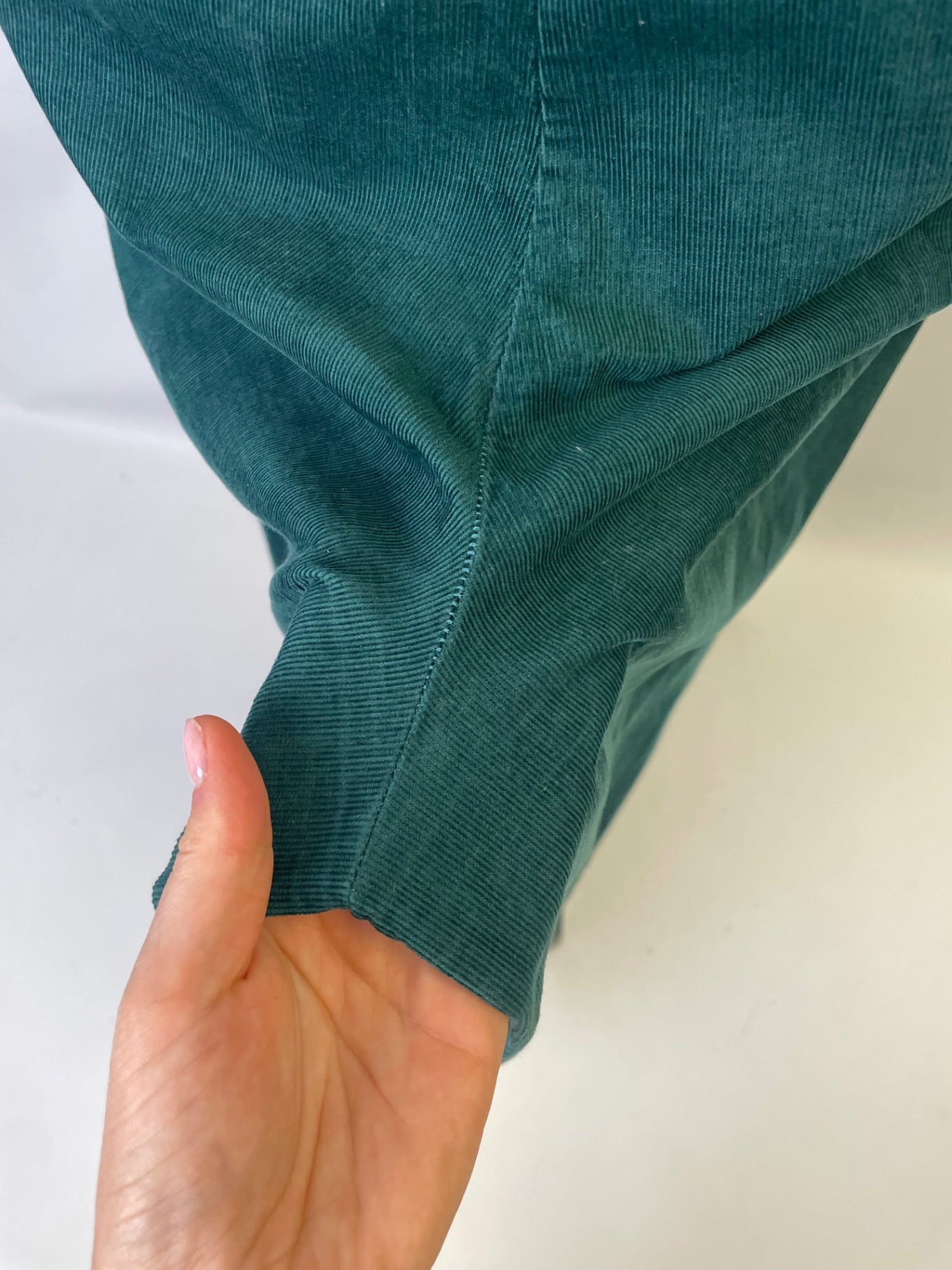 Marlene | Hose im Marlene-Stil und Gummibund | Babycord smaragd | Größe 3XL | Second Love