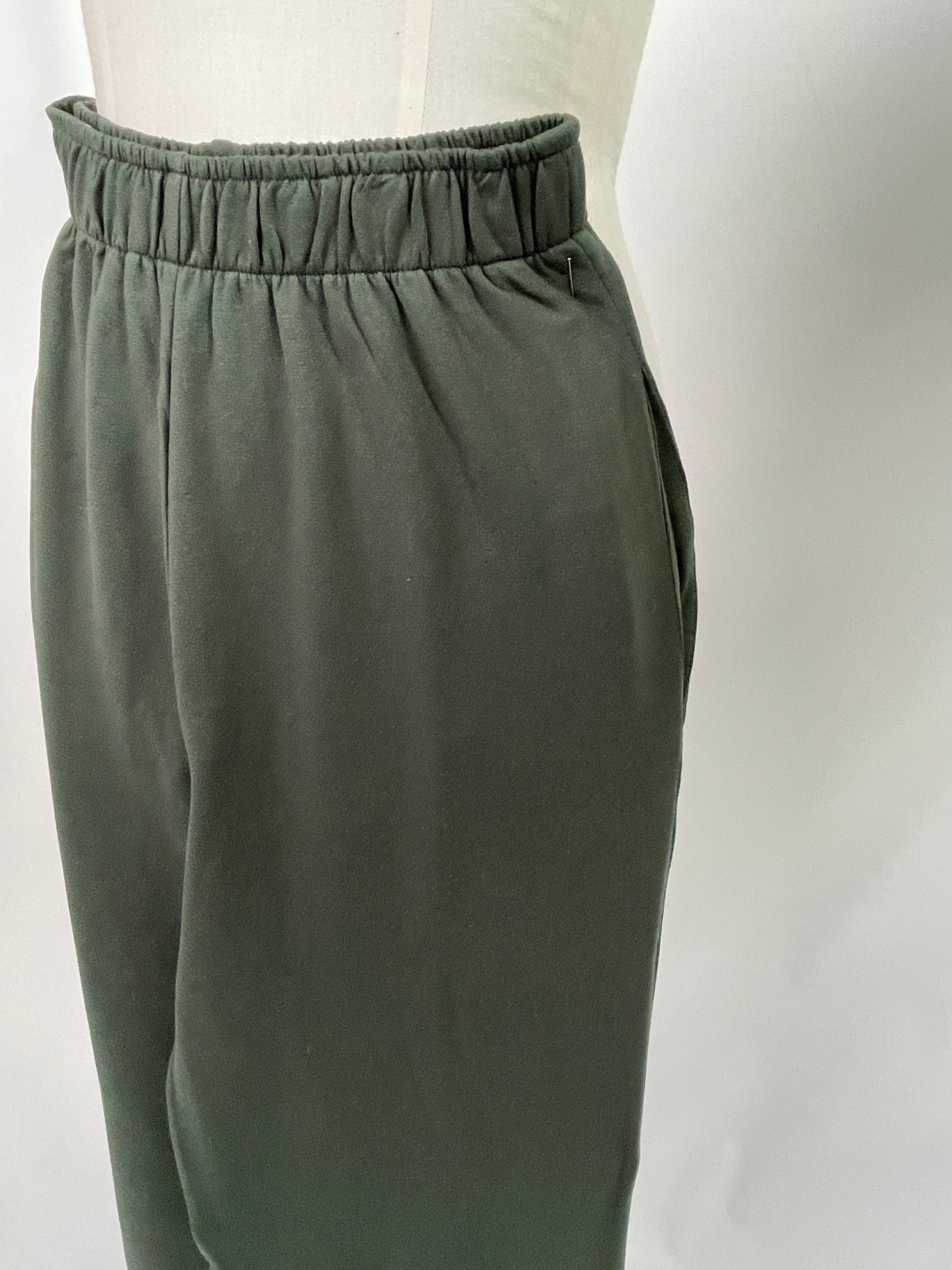 Karo | Karottenhose | Tencelsweat grün | Größe XXS | Second Love