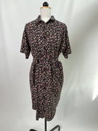 Bonnie | Kurzärmliges Bluse mit rundem Saum und Blusenkragen | nicht elastisches Muster | Windy maple | Größe S | +15 cm | mit Gürtel | Second Love