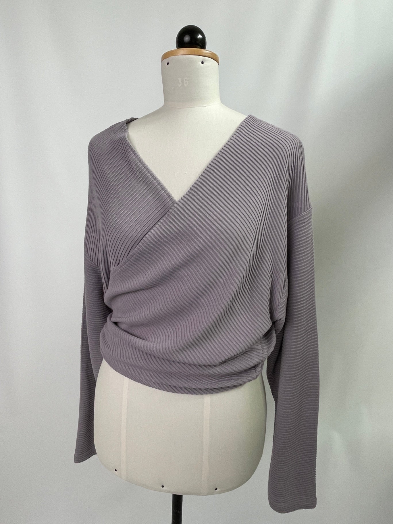 Winja | Wickelbluse langarm | EcoVero Ripp flieder | Größe 1 | Second Love
