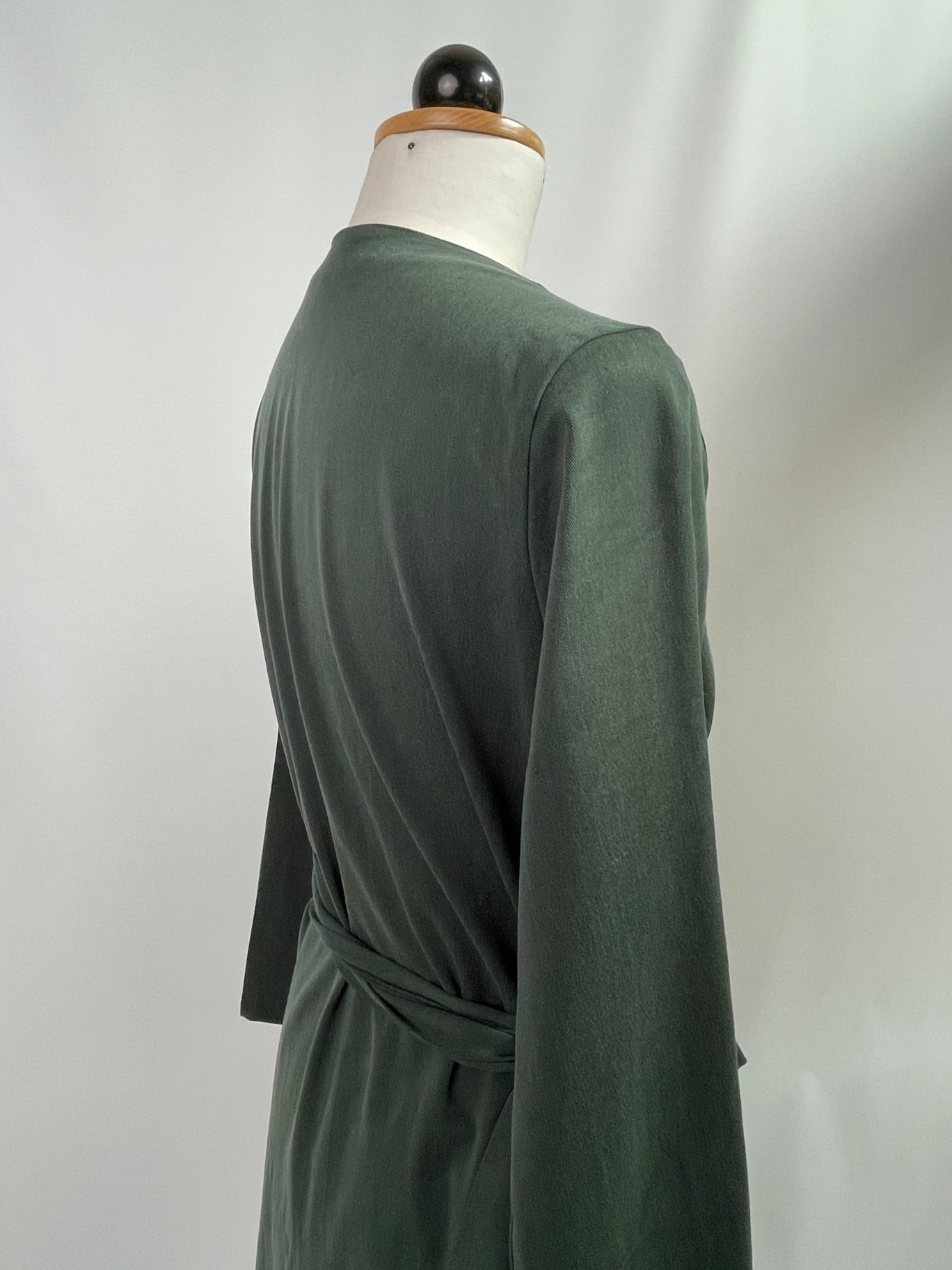 Wilma | Wickelkleid mit Bändern | Tenceltwill waldgrün | Größe M | Second Love