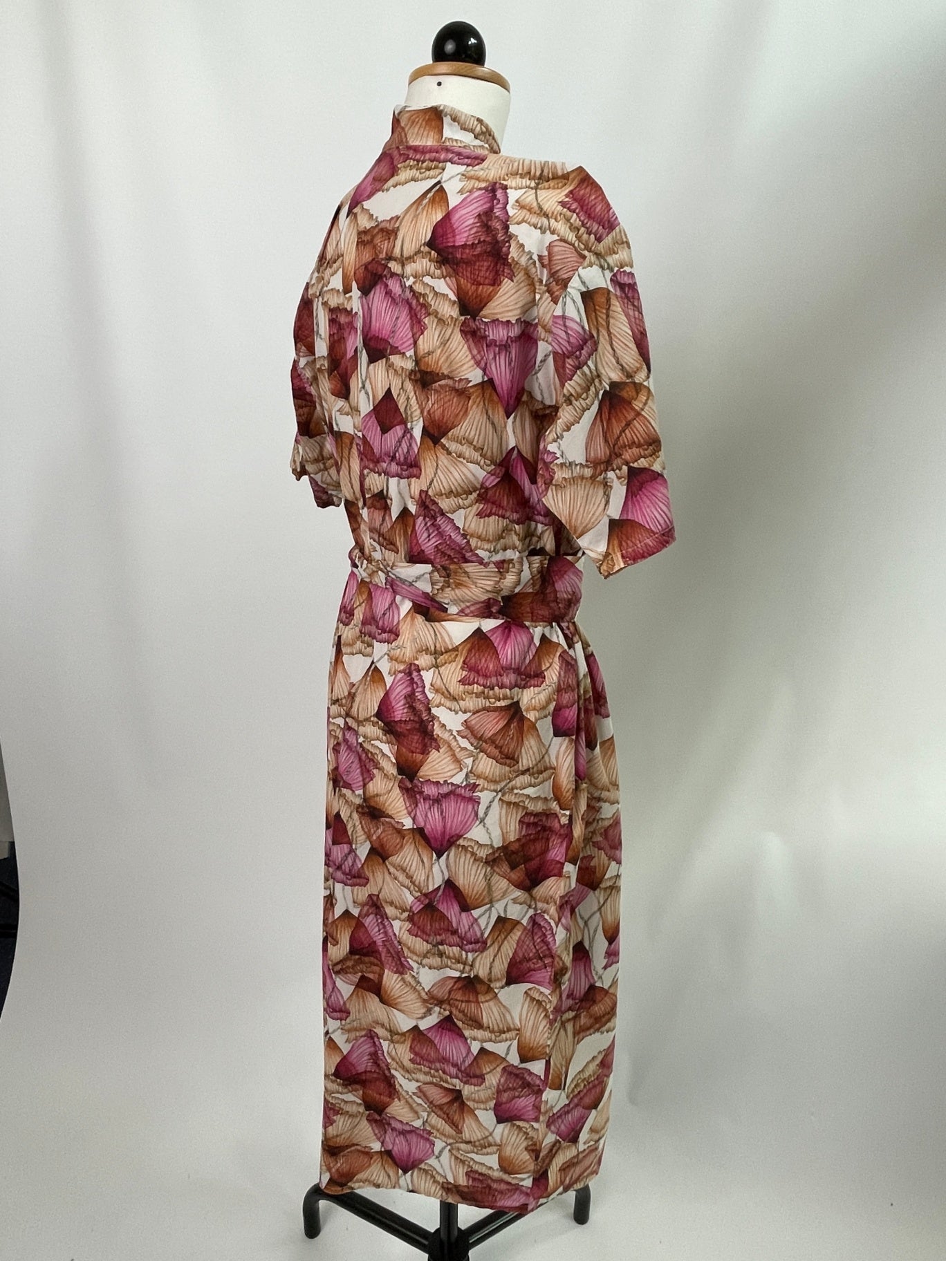 Briana | Kurzärmliges Blusenkleid mit Stehkragen | nicht elastisches Muster | Ginkgo | Größe M | Second Love