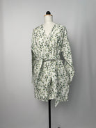 Cora | Cardigan mit Gürtel | Musselin Eukalyptus Print | Größe M +10cm und Ärmel +5cm | Second Love