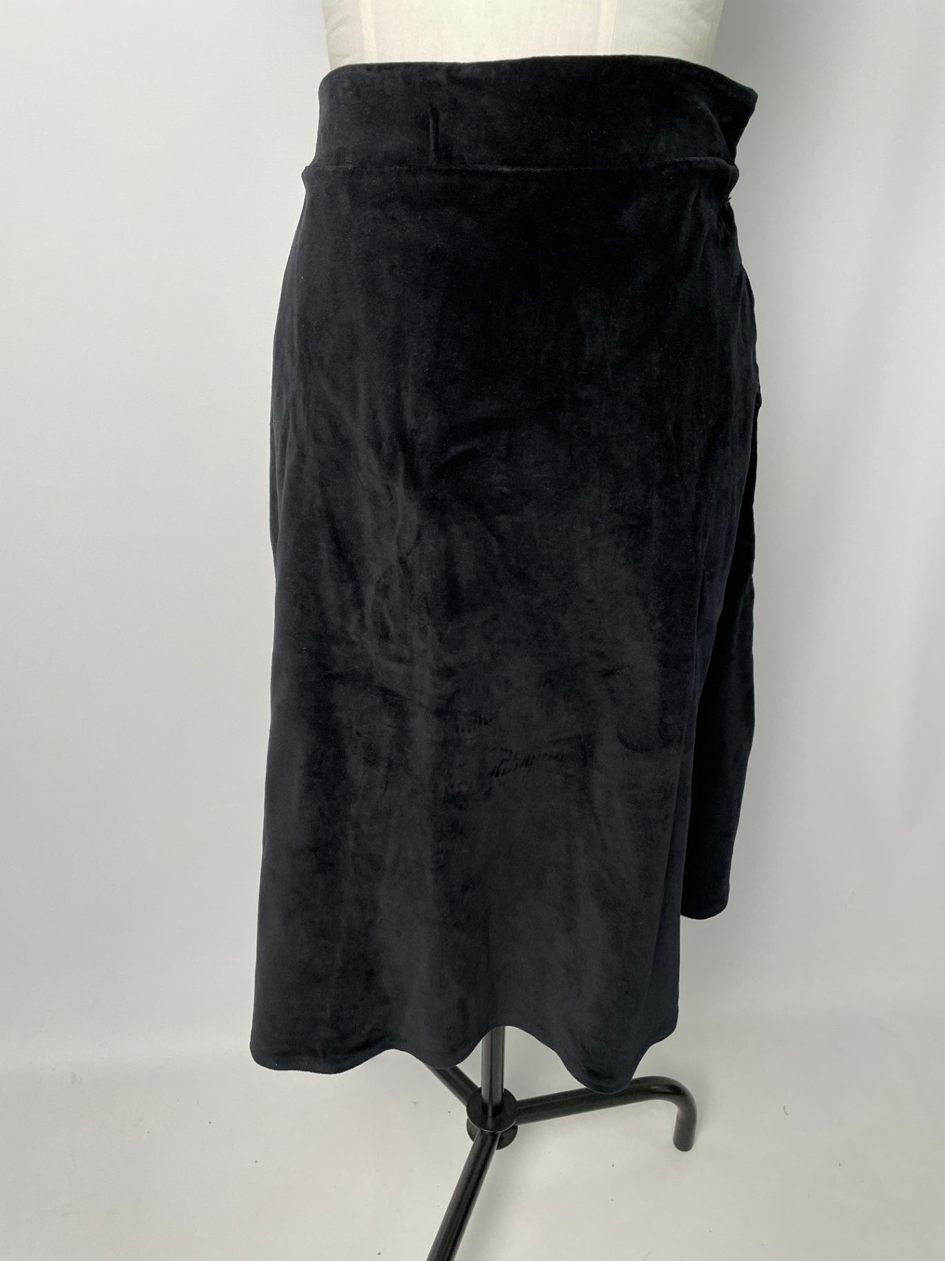 Romy | Midirock mit Taschen | Velvet schwarz | Größe XXXL | Second Love