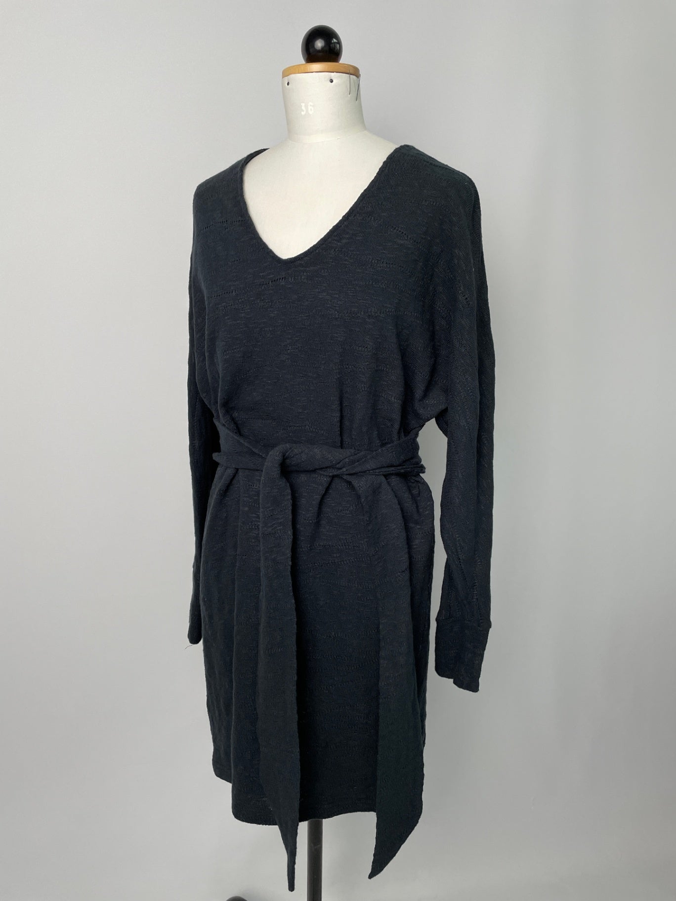 Kumi | Langärmliges Kimonokleid | Jacquardstrick schwarz | Größe XXS | Second Love