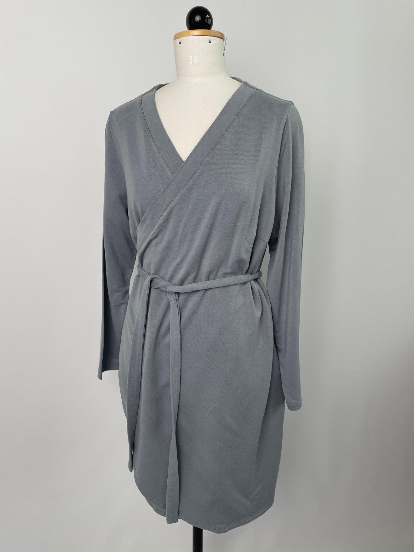 Wilma | Langärmliges Mini-Wickelkleid | Tencelsweat hellblau | Größe XXXL | Second Love