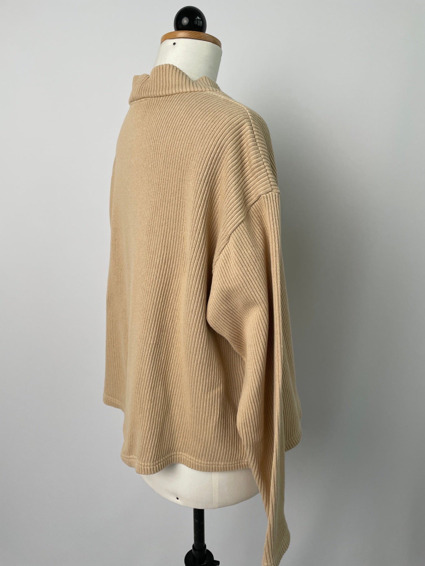 Janne | Kurze Jacke mit Knöpfen | Bio-Baumwollstrick sand | Größe XXXL | Second Love