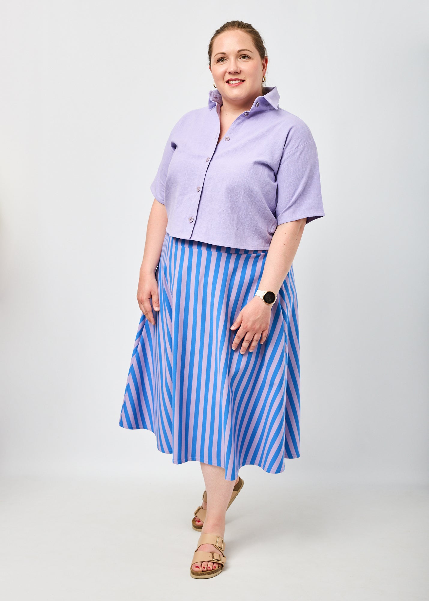 Dunja trägt hier Romy in 4XL und Bluse Berta in Größe L