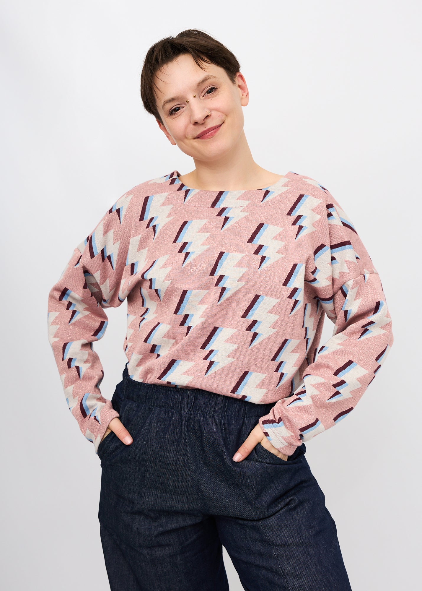 Melly trägt Viviane in Blitze Größe S