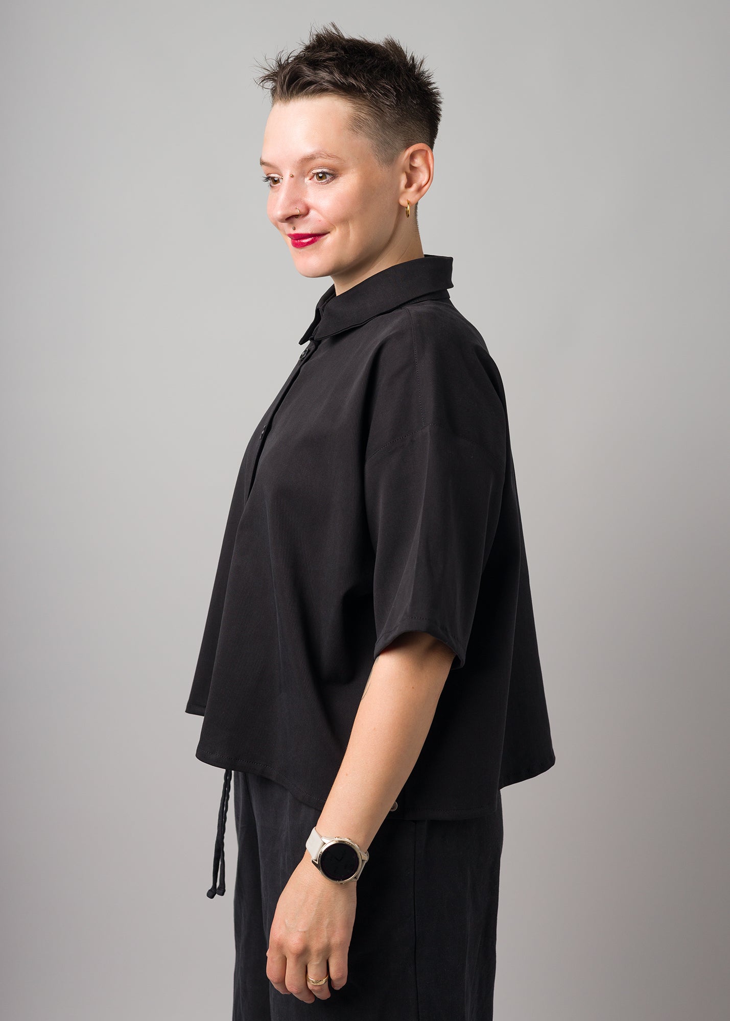 Melly trägt auf dem Foto 'Berta' Größe S, Tenceltwill schwarz