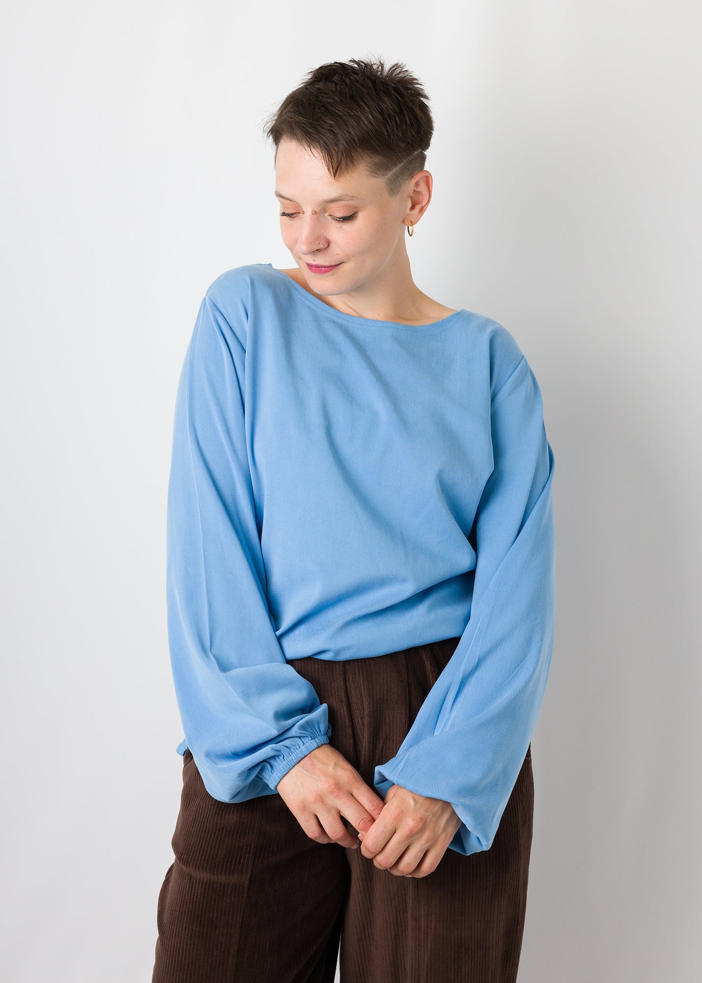 Melly trägt auf dem Foto 'Greta' Größe S, Tenceltwill babyblau