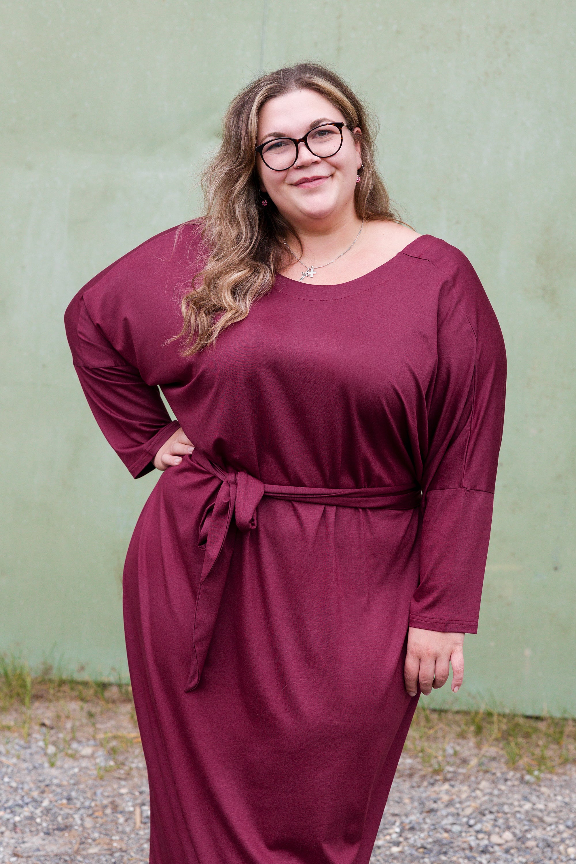 Vroni trägt auf dem Foto 'Francis' Größe 4XL, Tenceljersey burgund