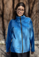 Mel trägt auf dem Foto Größe M, Softcord Deadstock
